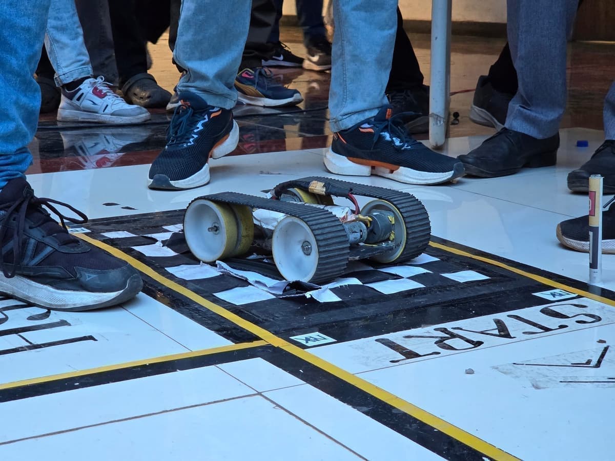 Robo-Hurdele Competition